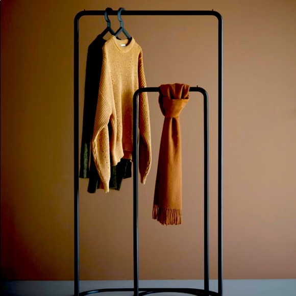 Meet your Posher, Jessica - Picture 1 of 1